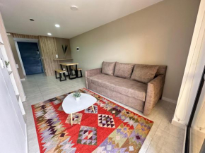 Hito404-Amplio Apartaestudio en Av 19 norte con balcon